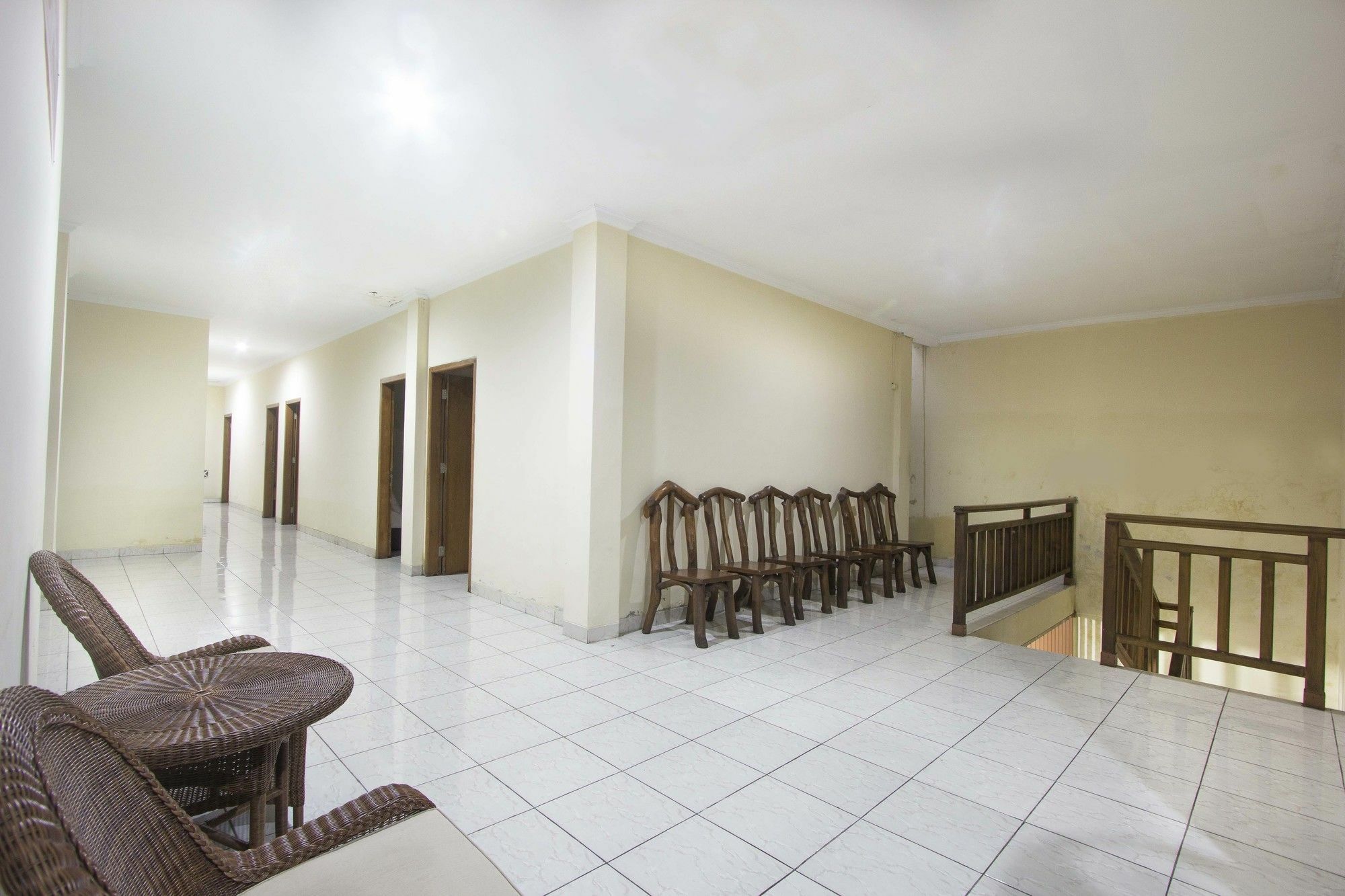 RedDoorz Plus near Stadion Mandala Krida Yogyakarta Exterior foto